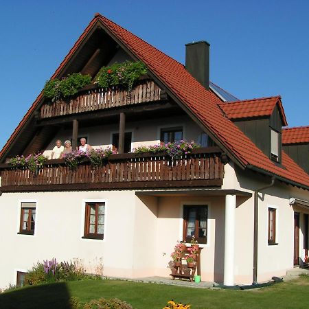 Gaestehaus Gertraud Нойальбенройт Экстерьер фото