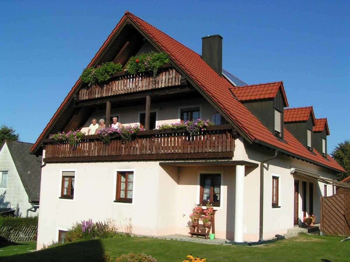 Gaestehaus Gertraud Нойальбенройт Экстерьер фото